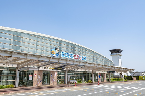 鳥取砂丘コナン空港(学校から車で約8分)