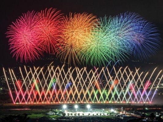 8/7は花火大会（2万発）