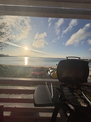 海と夕日を見ながらBBQ