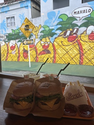 どこを撮っても映えるバーガー屋さん🍔